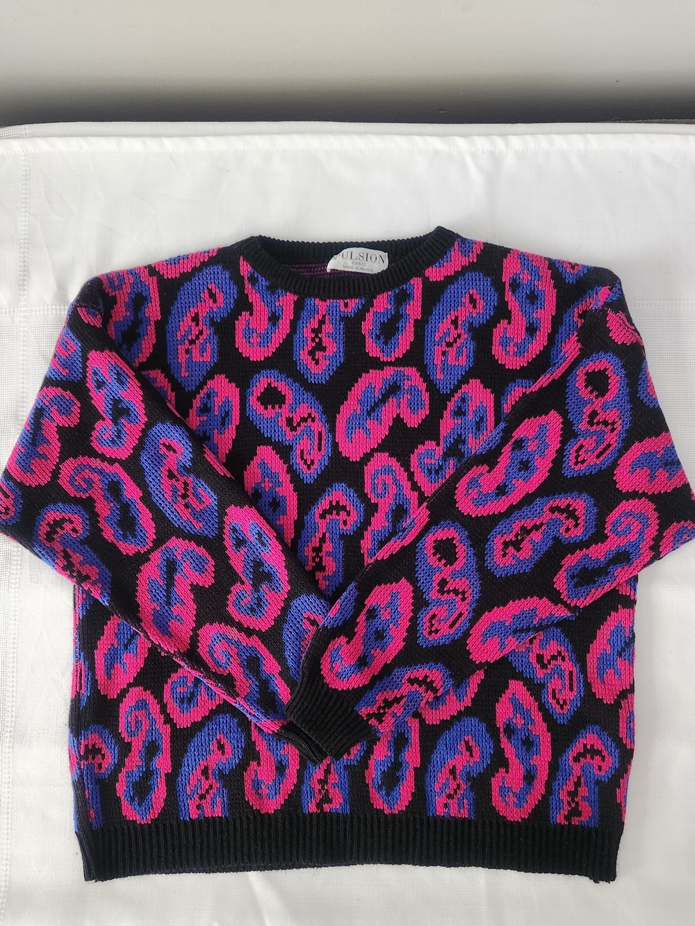 Vintage Pulsion Crewneck Sweater with Pink & Blue Paisley Pattern